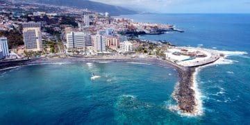 How to Make Your Holiday in the Canaries More Memorable with Online Entertainment
