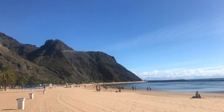 Touch Down and Chill – The Best Ways to Unwind on Your First Day in Tenerife