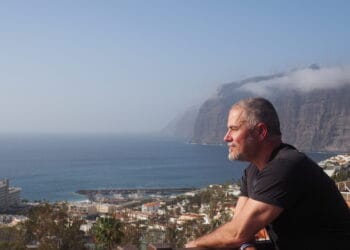 Why Everyone’s Suddenly Flying Solo to Tenerife (And Loving Every Minute of It)